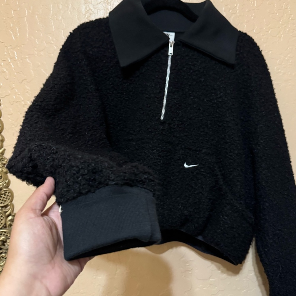 Nike Women's Black Jacket - Picture 11 of 14